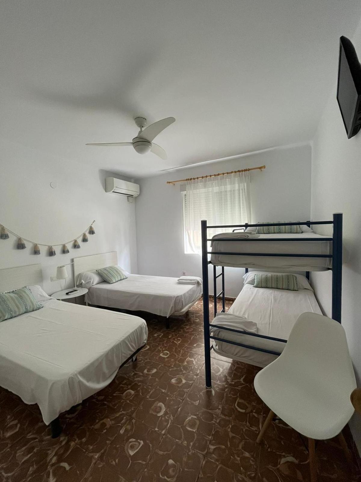Hostal Beni Беникасим Экстерьер фото