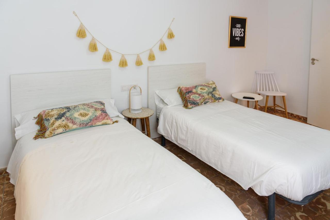 Hostal Beni Беникасим Экстерьер фото